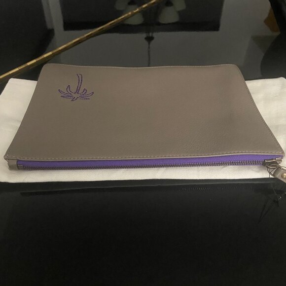 NWOT Classic Gray/Purple Trim Tomas Maier Leather Clutch - Picture 2 of 3